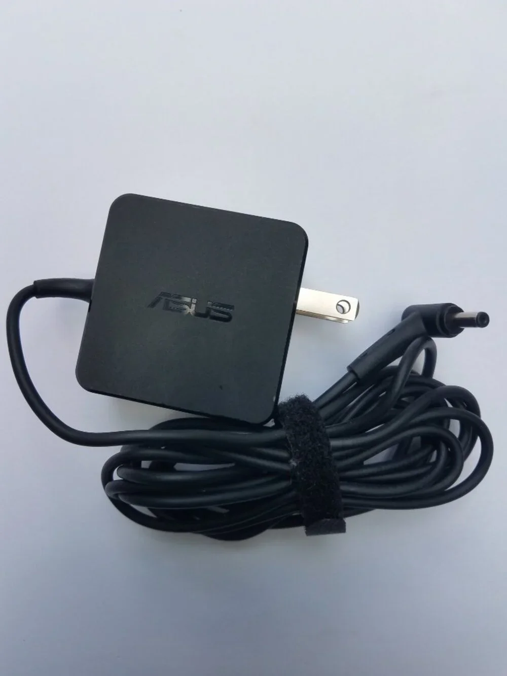 Asus AD890326 - 33W 19V 1.75A 4.0mm x 1.35mm AC Adapter Charger for VivoBook